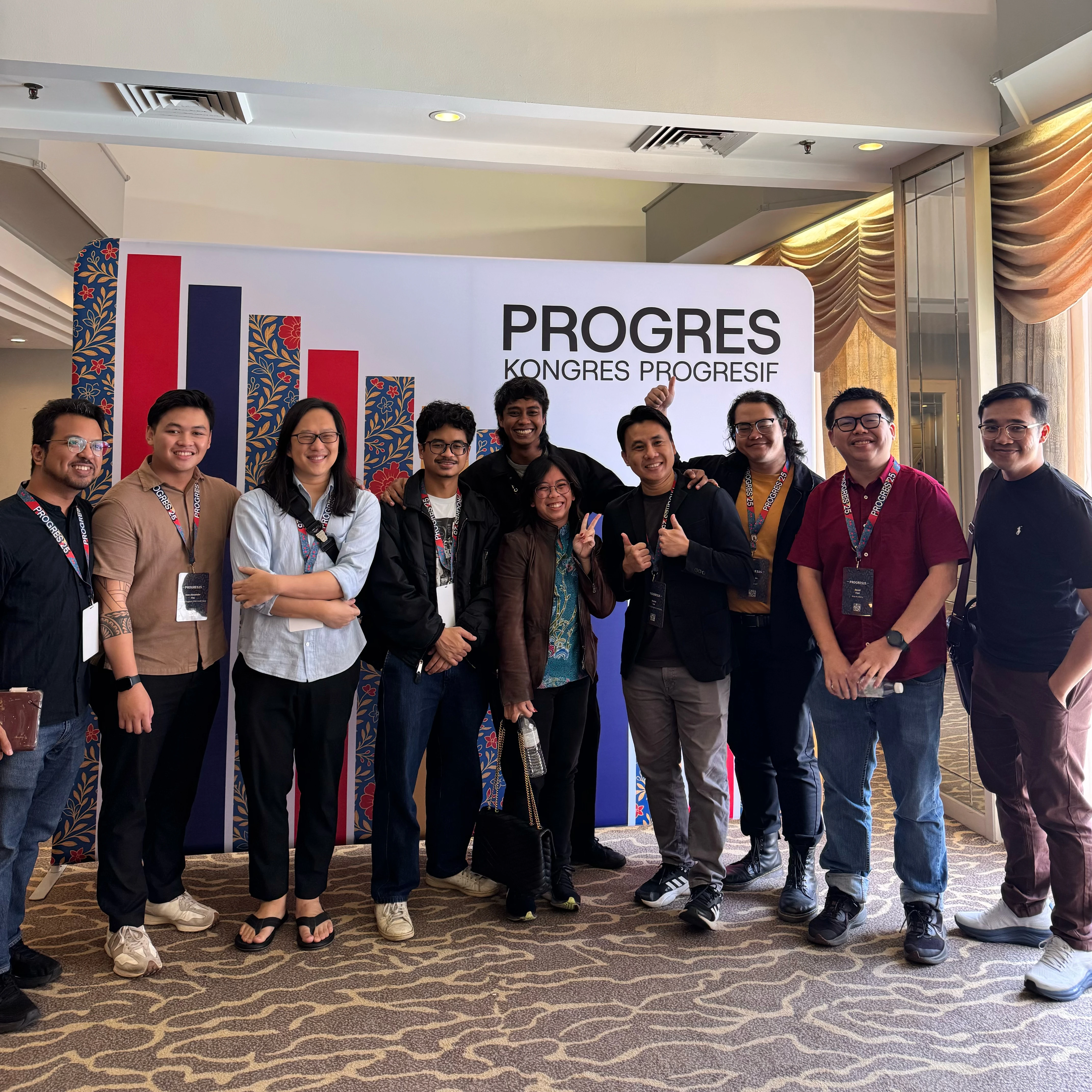 Stylized image representing good governance with gears and a transparent feel